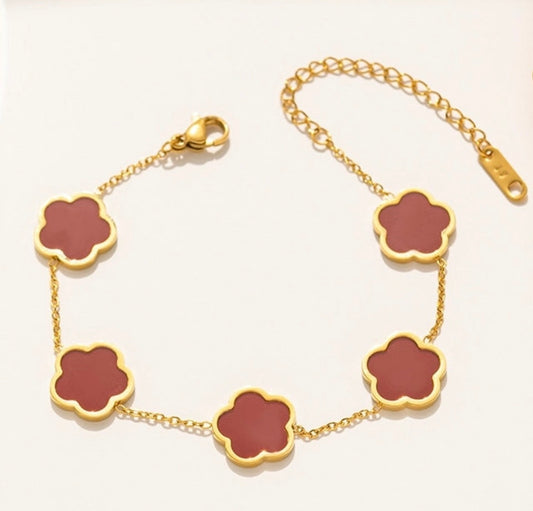 Red clover necklace